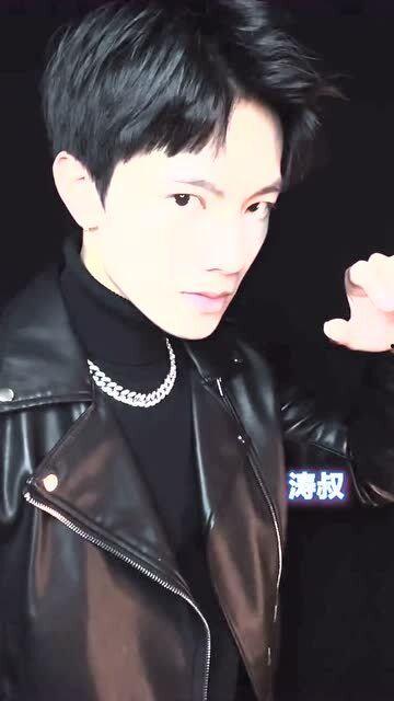 吃瓜三个男网红是谁,揭秘吃瓜界三位人气爆棚的男网红！”